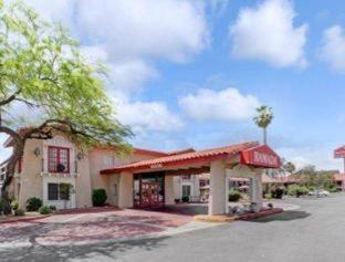 Days Inn By Wyndham Tucson City Center Bilik gambar